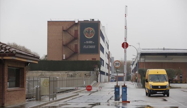 MOLLET DEL VALLES 11 02 2016 EMPRESA BACARDI HOY SE REUNE SU COMITE Y LA DIRECCION Y SE ANUNCIAN MEDIDAS FOTO JOSEP GARCIA