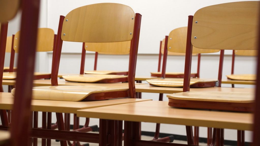 La UGT Educació convoca una concentració contra les modificacions improvisades del Departament d'Educació per perpetuar les adjudicacions a dit