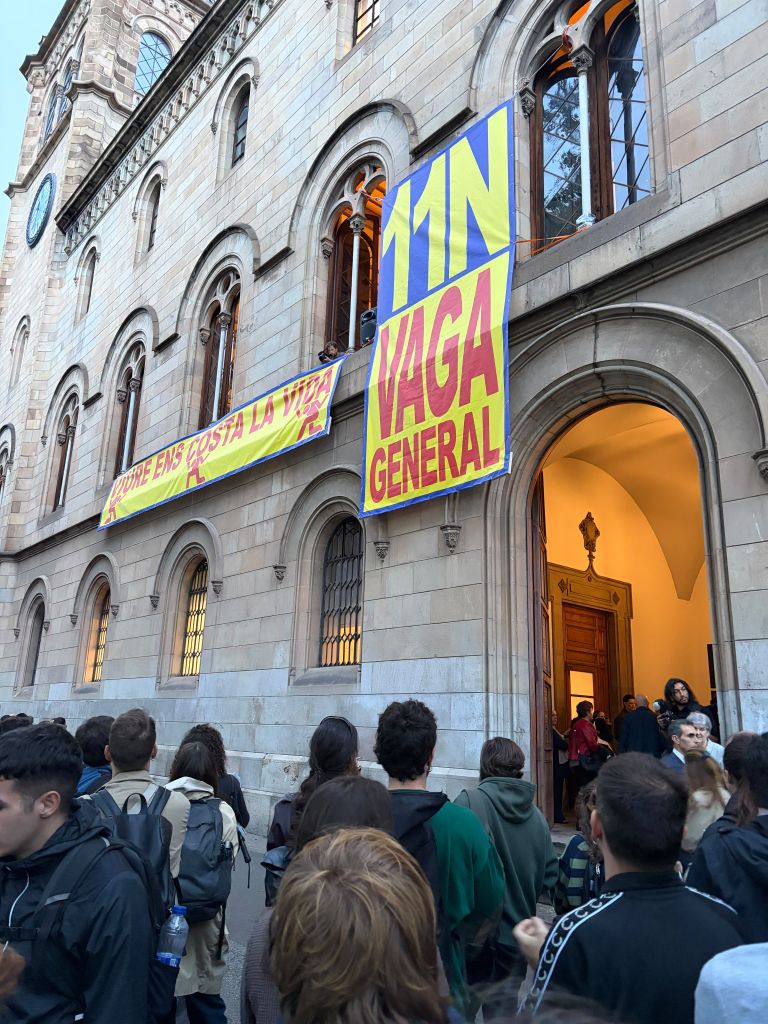 L'Avalot porta les reivindicacions del jovent a la Casa de la Vaga per preparar l’11-N